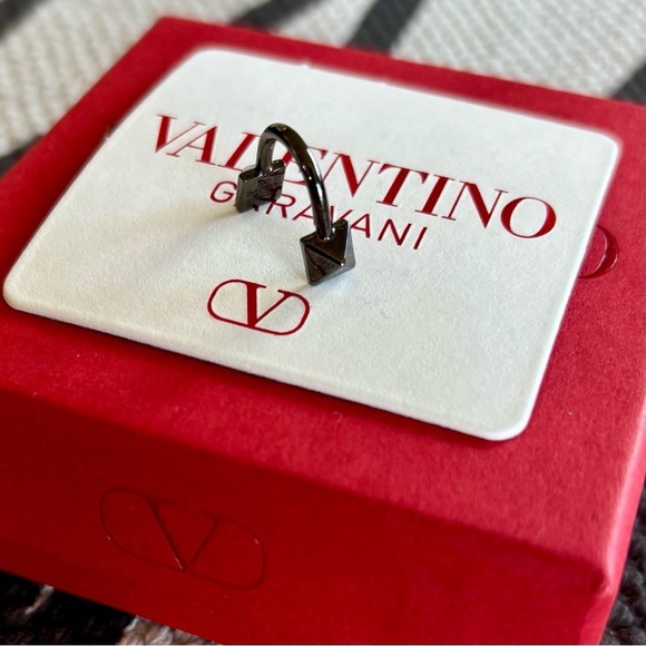 VALENTINO Unique Gunmetal Elegant Jewelry Piece - Picture 1 of 16